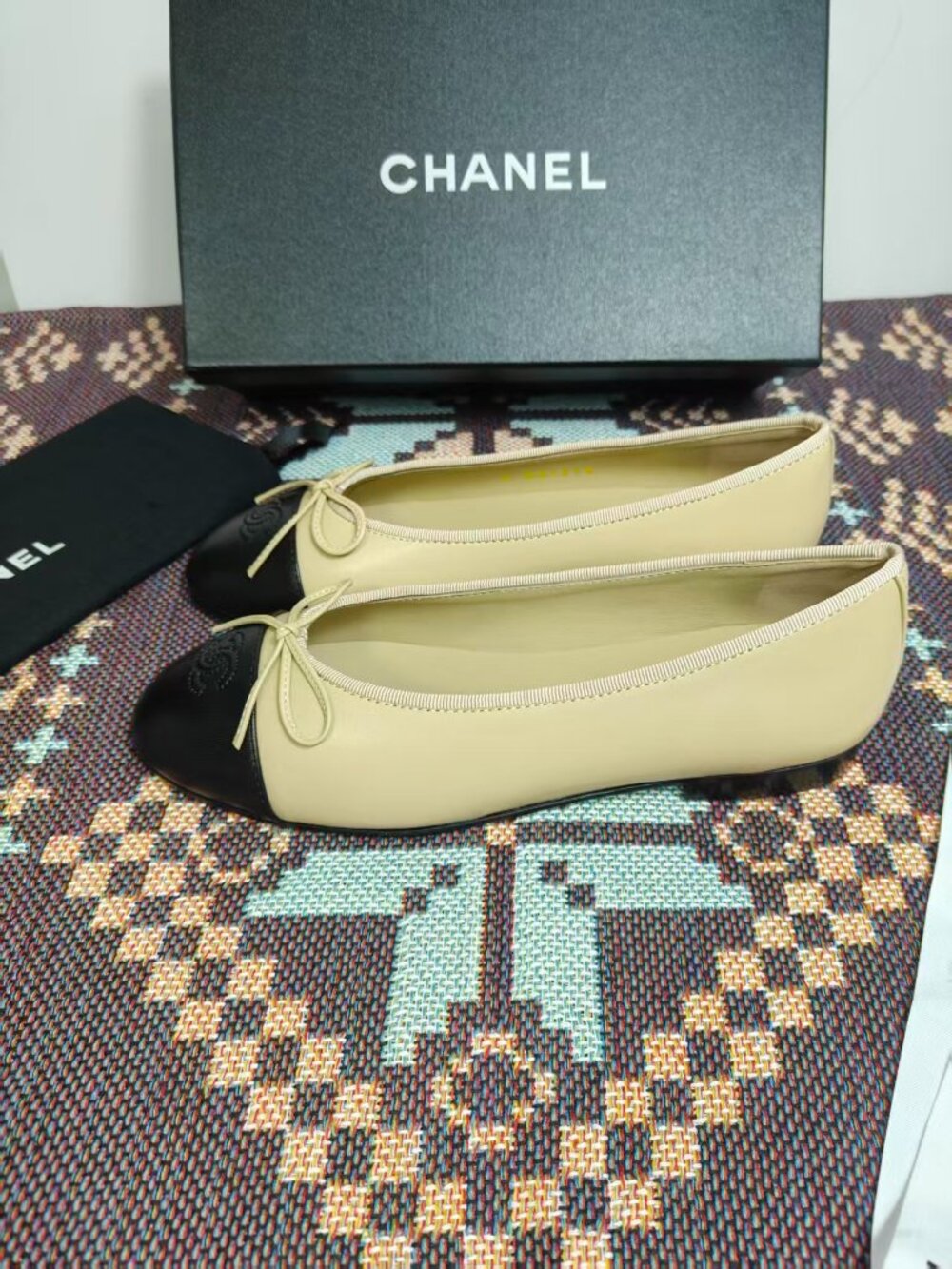 Chanel Two Tone Beige Black Bow Cap Toe Ballet Flats - Picture 3 of 8